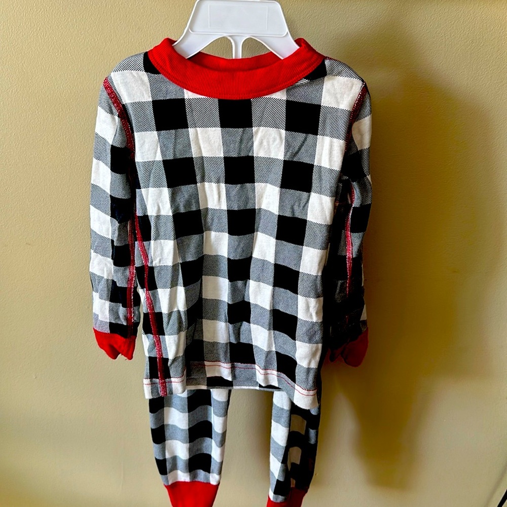 Hanna Anderson size 3T Unisex black and white buffalo plaid holiday pjs